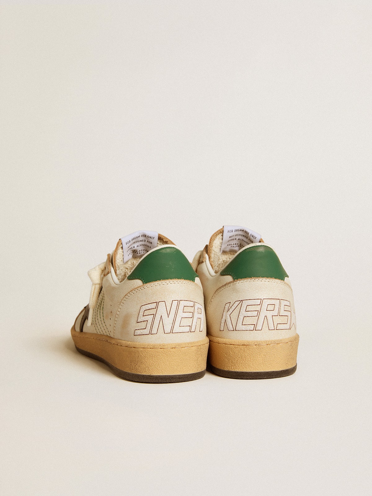 Ball Star da donna con stella in pelle nera e linguetta sul tallone in pelle verde
