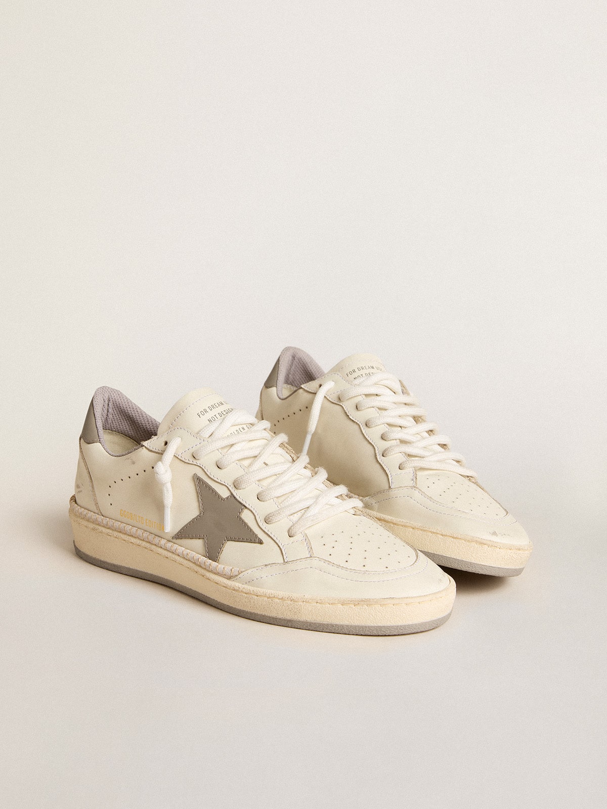 Ball Star LTD da donna con stella in pelle grigia, linguetta sul tallone e cuciture